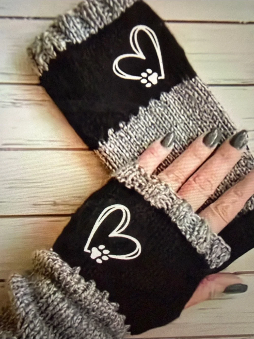 Black & Gray Heart Paw Fingerless Gloves - Women's Accessories